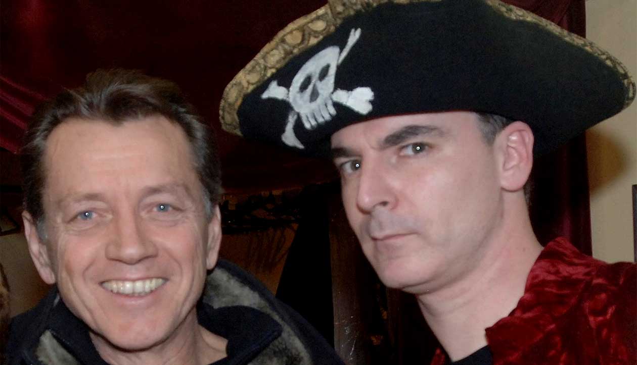 Christian Gabriel ventriloque et Bernard Giraudeau, association "Les Petits Pirates à l'Hôpital"